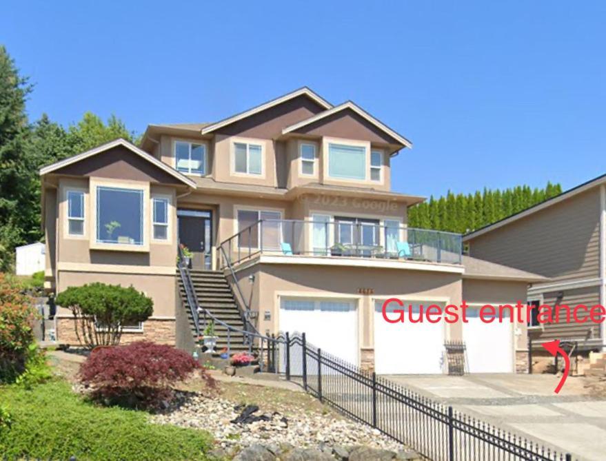 Private 2 Bedrooms Suite Near Hwy 1, Cultus Lake, Heritage Park, Fishing, Coliseum Chilliwack Eksteriør billede