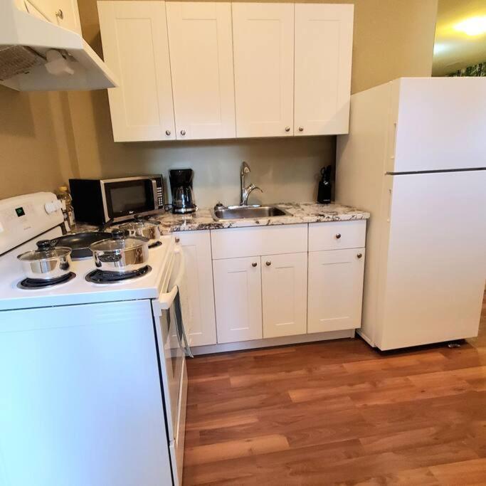 Private Suite 2Br Near Hwy 1, Heritage Park, Coliseum, Cultus Lake, Fishing, Chilliwack Eksteriør billede
