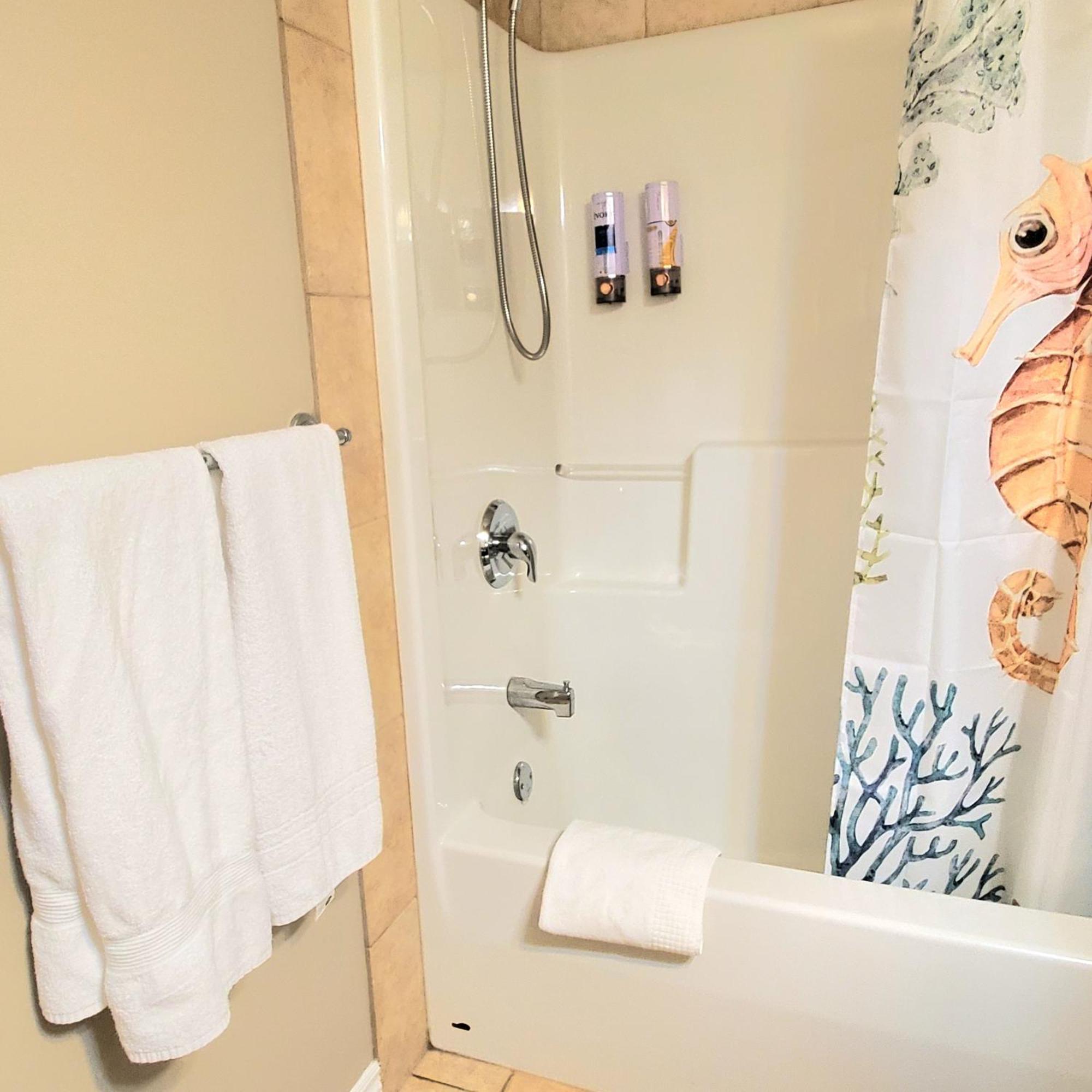 Private Suite 2Br Near Hwy 1, Heritage Park, Coliseum, Cultus Lake, Fishing, Chilliwack Værelse billede